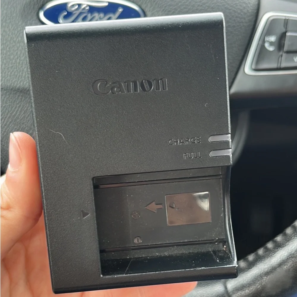 Canon eos m5 with 18-55 mm canon lens